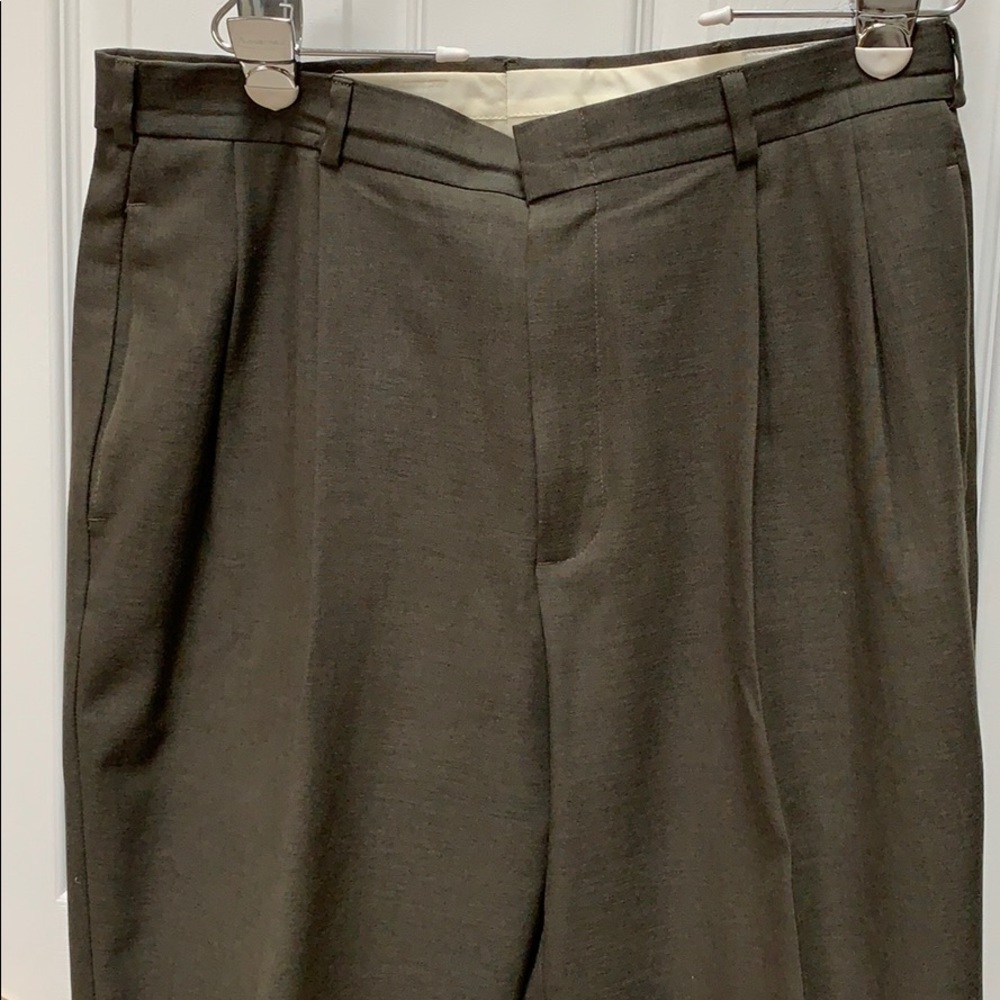 Men’s pants, 34X29, smoke & pet free home